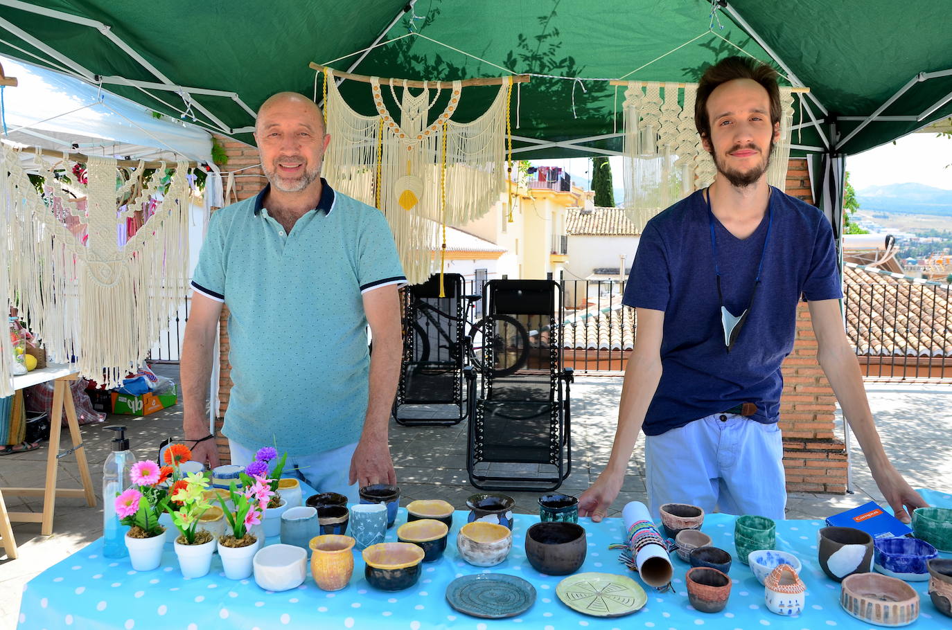 Artesanos de Huétor Vega, reunidos por primera vez en una feria.