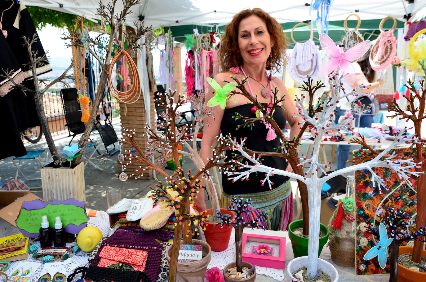 Artesanos de Huétor Vega, reunidos por primera vez en una feria.