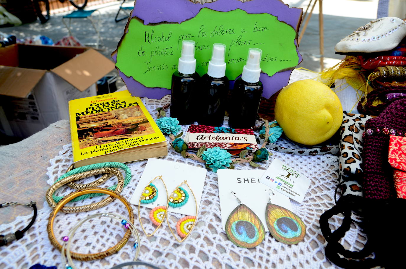 Artesanos de Huétor Vega, reunidos por primera vez en una feria.