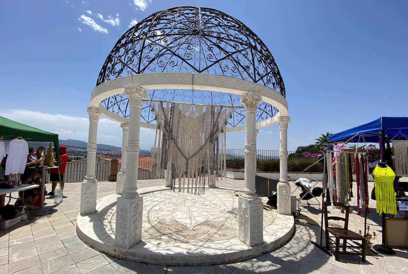 Artesanos de Huétor Vega, reunidos por primera vez en una feria.