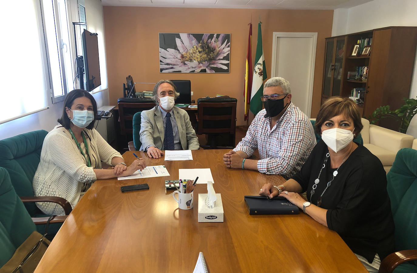 Reunión con el delegado territorial de Salud, Indalecio Sánchez-Montesinos.