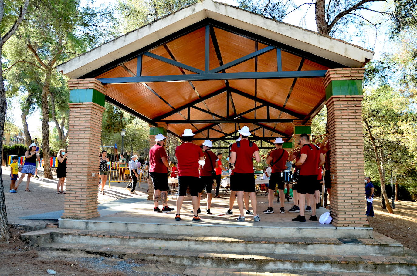 Fotos: Churros, chocolate y charanga en Huétor Vega