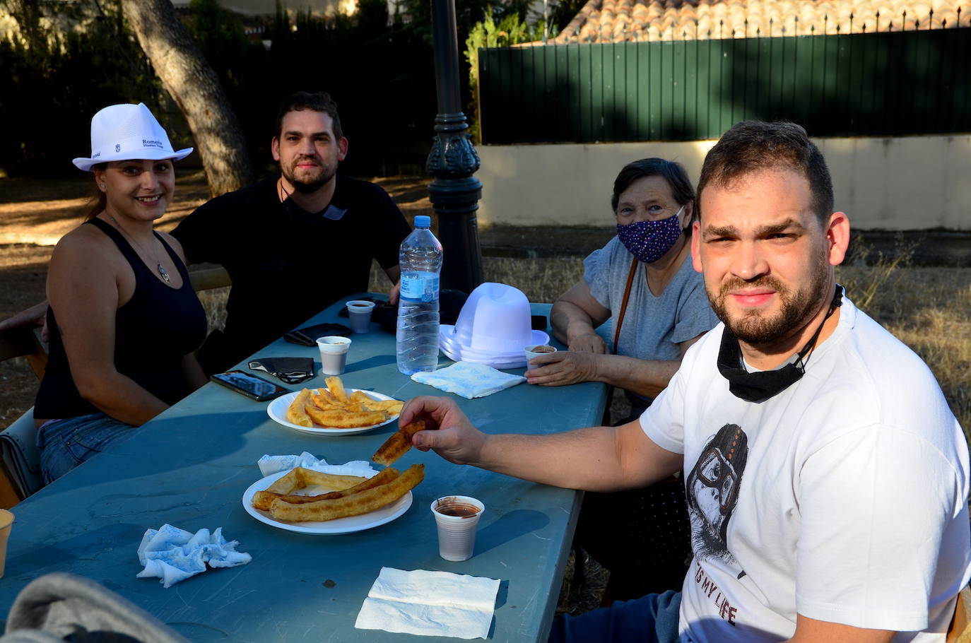 Fotos: Churros, chocolate y charanga en Huétor Vega