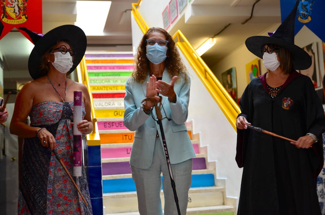Fotos: La delegada de Educación asiste a la vuelta al 'cole' en Huétor Vega