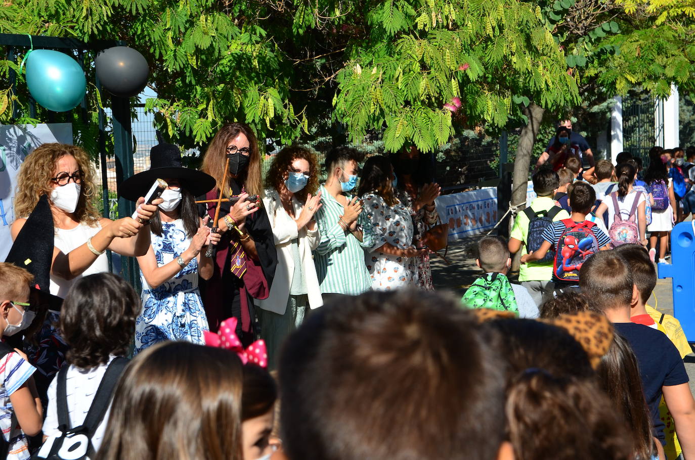 Fotos: La delegada de Educación asiste a la vuelta al 'cole' en Huétor Vega