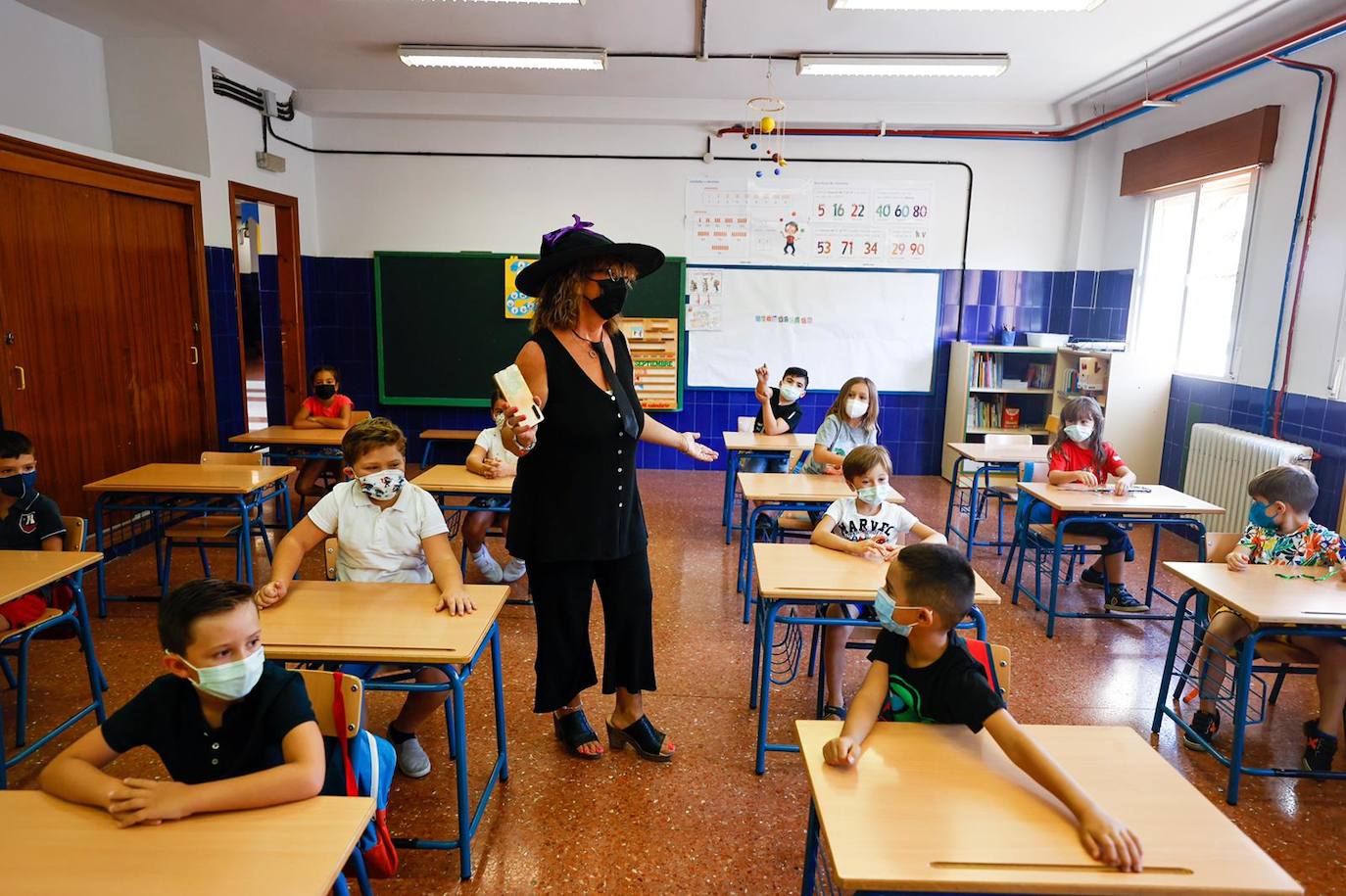 Fotos: La delegada de Educación asiste a la vuelta al 'cole' en Huétor Vega