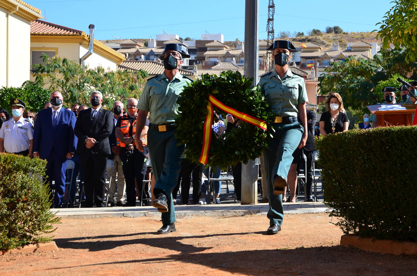 Fotos: Inauguración del monolito y la plaza en memoria del agente Arcos en Huétor Vega