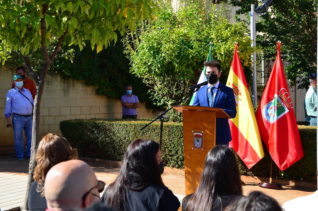 Fotos: Inauguración del monolito y la plaza en memoria del agente Arcos en Huétor Vega