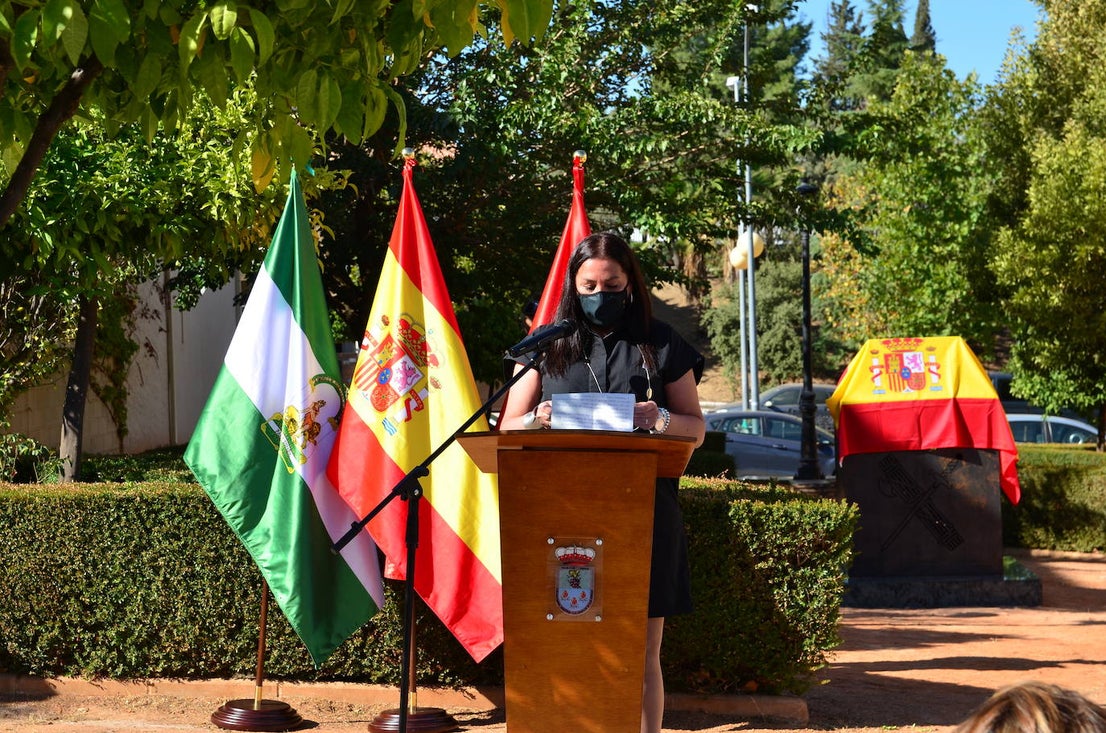 Fotos: Inauguración del monolito y la plaza en memoria del agente Arcos en Huétor Vega
