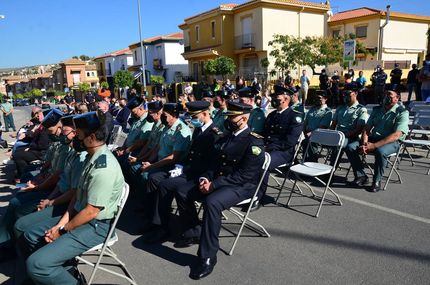 Fotos: Inauguración del monolito y la plaza en memoria del agente Arcos en Huétor Vega