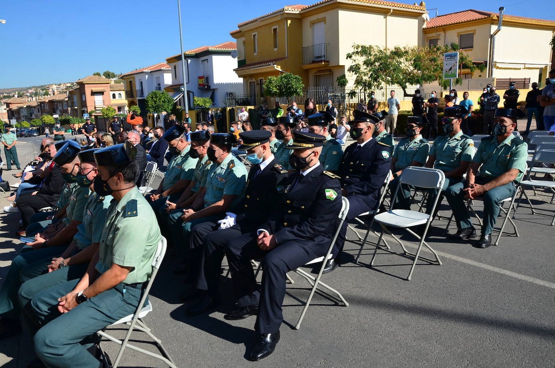 Fotos: Inauguración del monolito y la plaza en memoria del agente Arcos en Huétor Vega