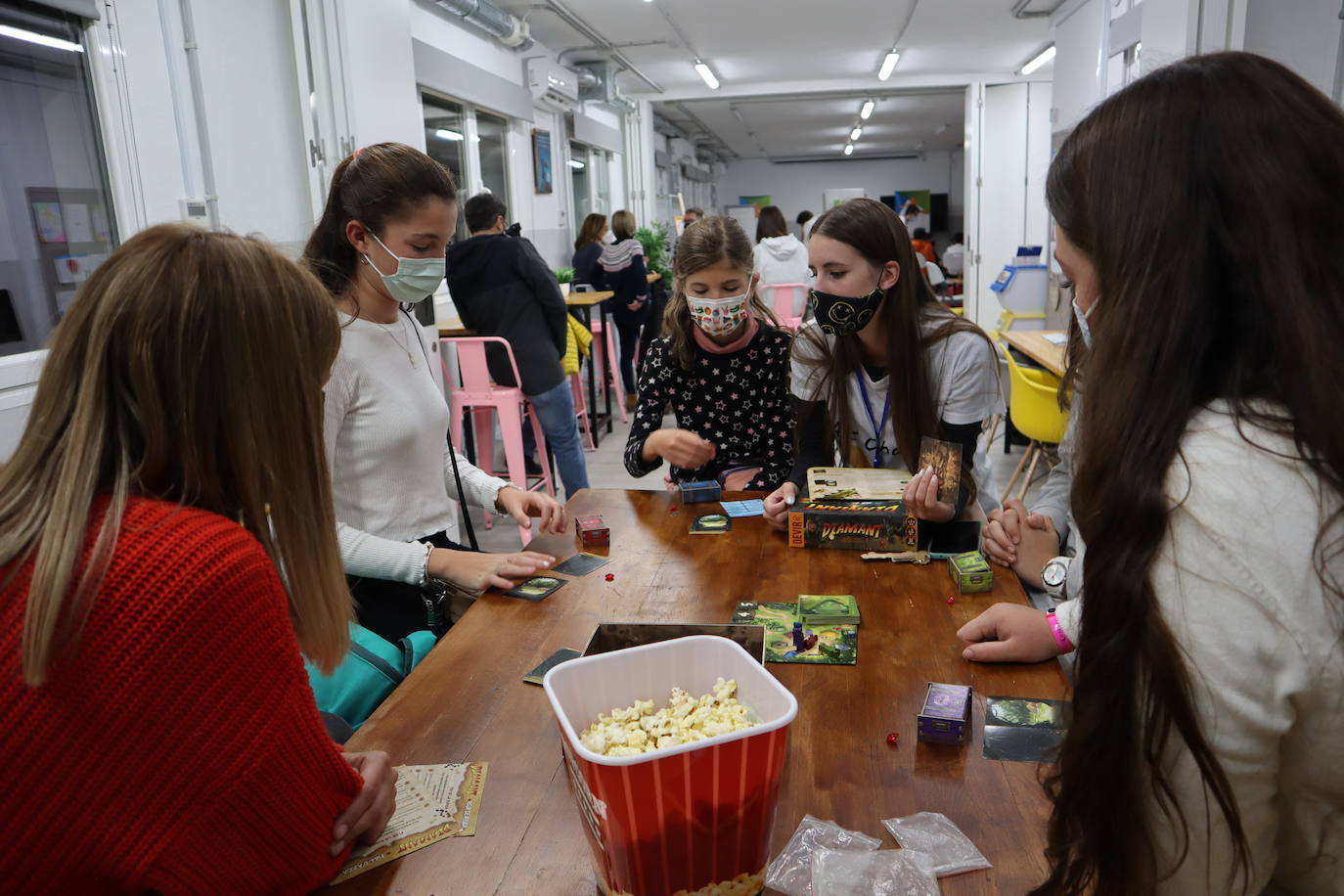 Fotos: Juegos 'sin cobertura' en el Espacio Joven de Huétor