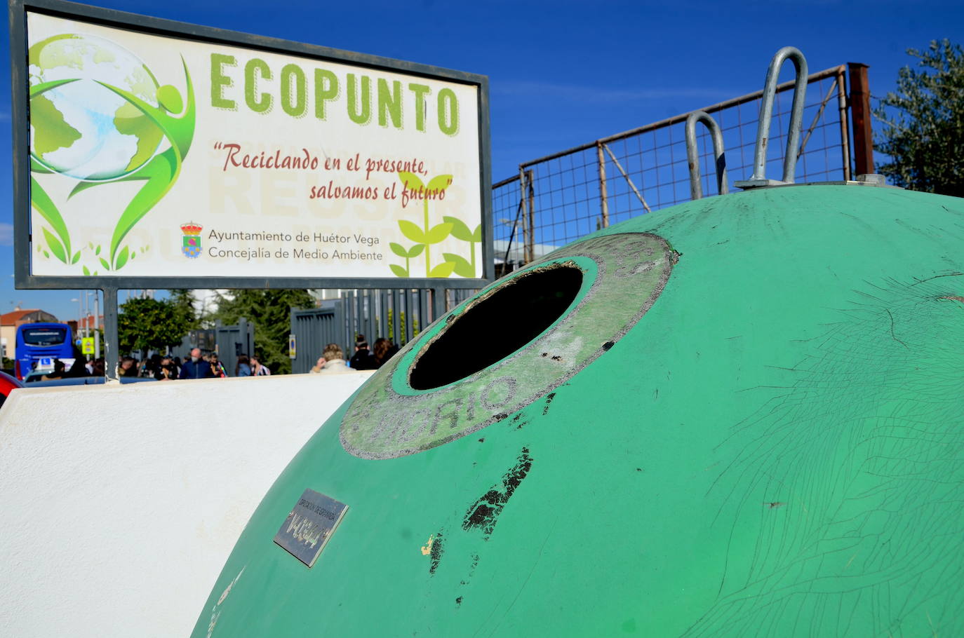 Huétor Vega se adhiere a la campaña medioambiental 'La invasión de los Ecólatras'