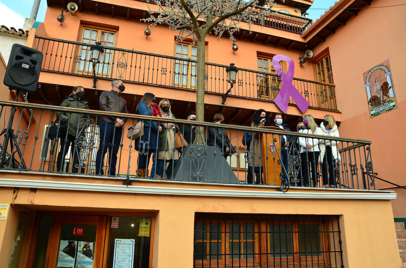 Fotos: Los estudiantes de Huétor Vega alzan la voz contra la violencia de género