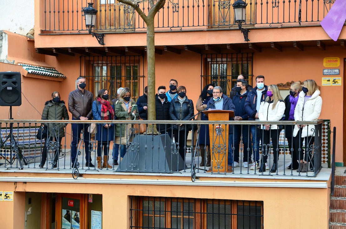 Fotos: Los estudiantes de Huétor Vega alzan la voz contra la violencia de género