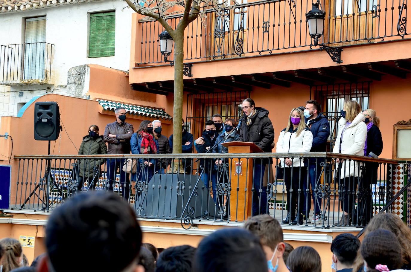 Fotos: Los estudiantes de Huétor Vega alzan la voz contra la violencia de género