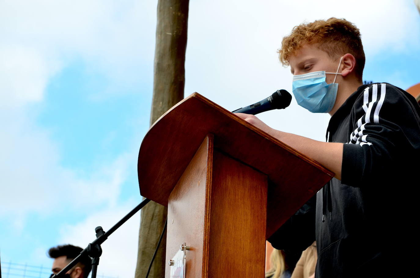 Fotos: Los estudiantes de Huétor Vega alzan la voz contra la violencia de género
