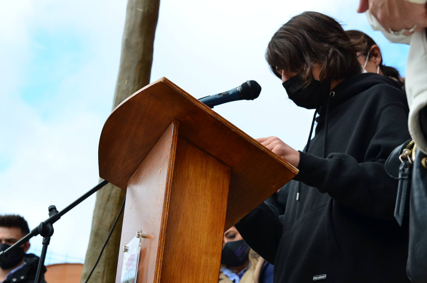 Fotos: Los estudiantes de Huétor Vega alzan la voz contra la violencia de género