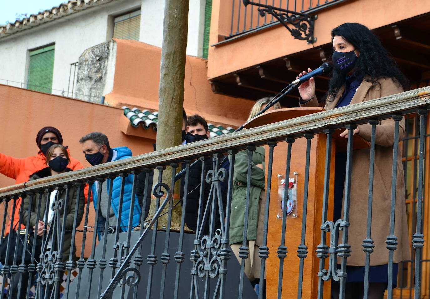 Fotos: Los estudiantes de Huétor Vega alzan la voz contra la violencia de género