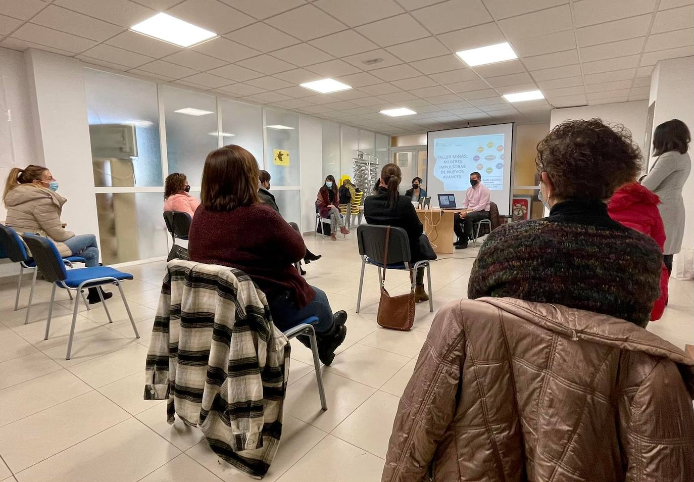 Clausura del taller de Diputación, en el Centro Social La Nava.