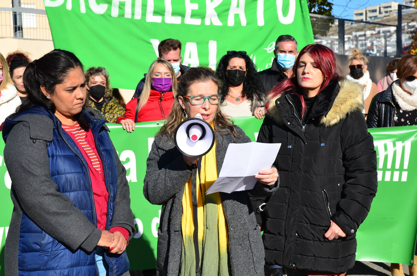Fotos: Concentración para pedir Bachillerato en Huétor Vega