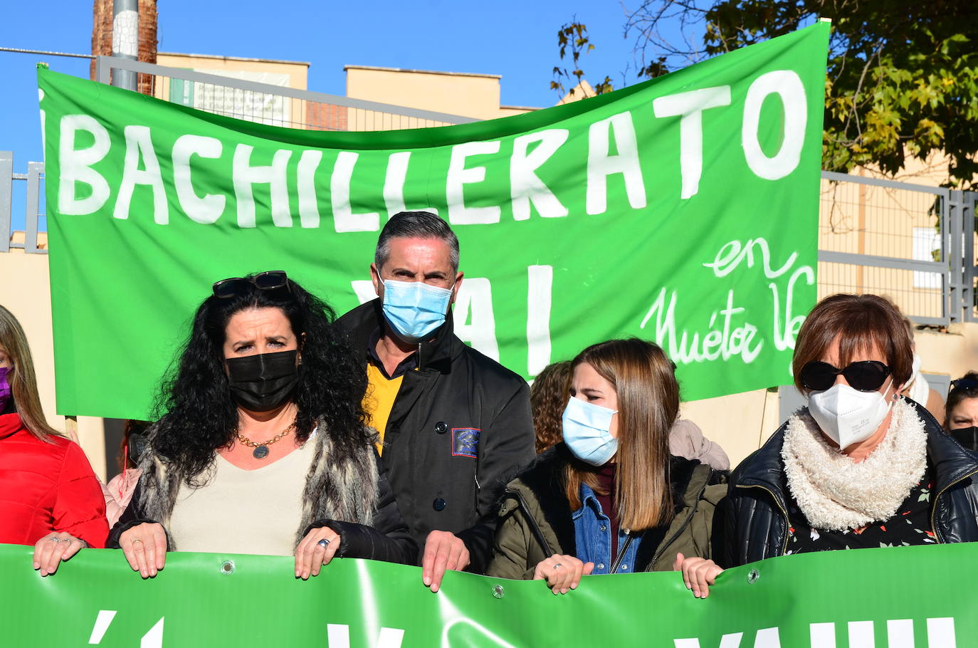 Fotos: Concentración para pedir Bachillerato en Huétor Vega