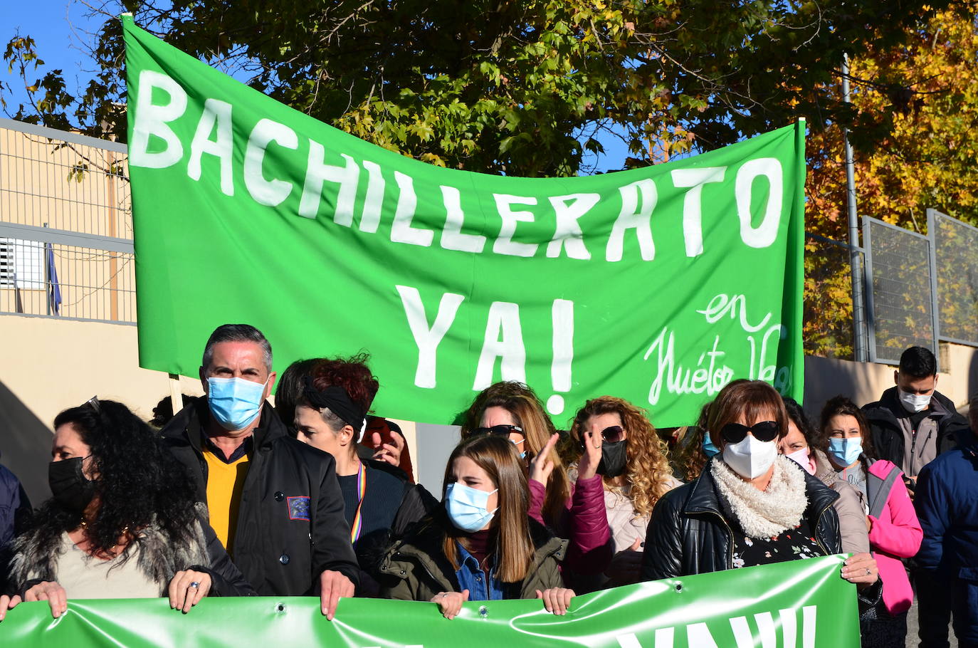 Fotos: Concentración para pedir Bachillerato en Huétor Vega