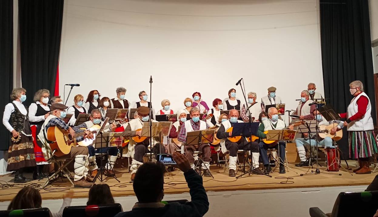 El Certamen de Villancicos inauguró la programación navideña de Huétor