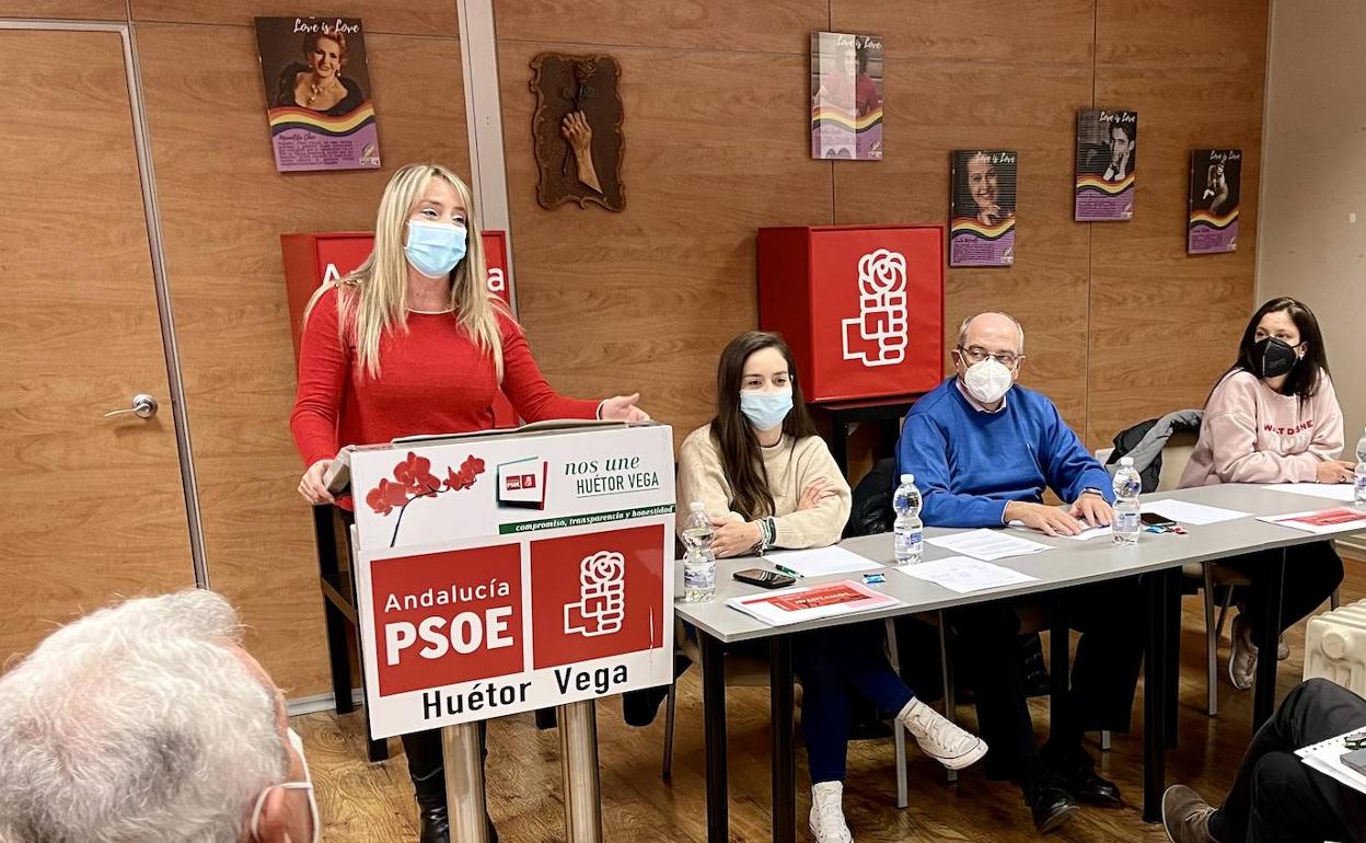 Carolina Higueras revalida el cargo de secretaria general del PSOE de Huétor Vega