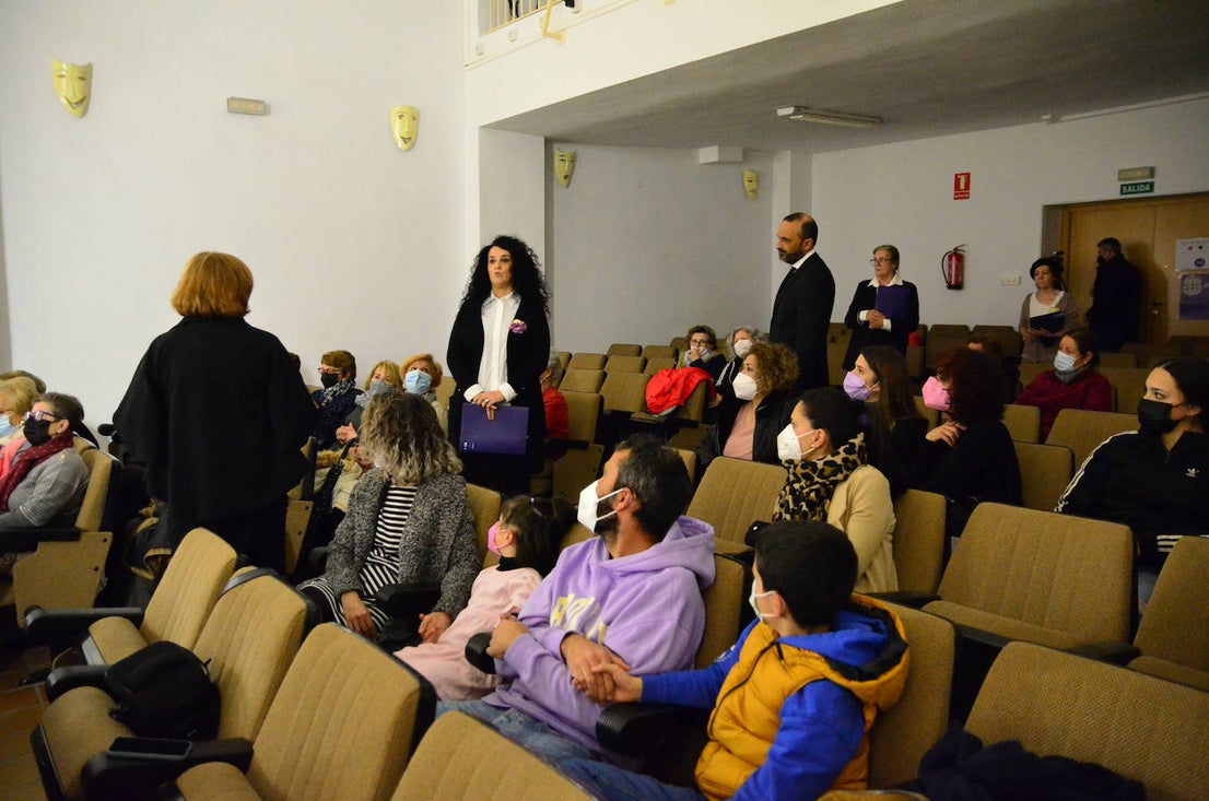 Fotos: Homenaje a las mujeres concejalas en la historia de Huétor Vega
