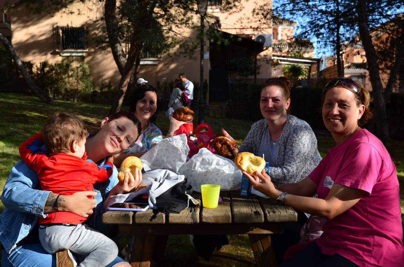 Fotos: 'Roar el güevo': la merienda más divertida de Huétor Vega