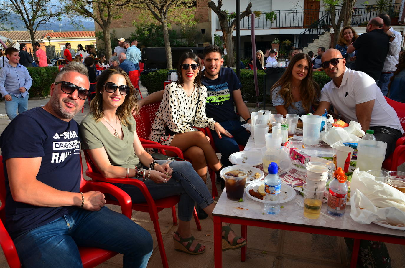 Ambiente en la plaza Abdal Malik de Huétor Vega.
