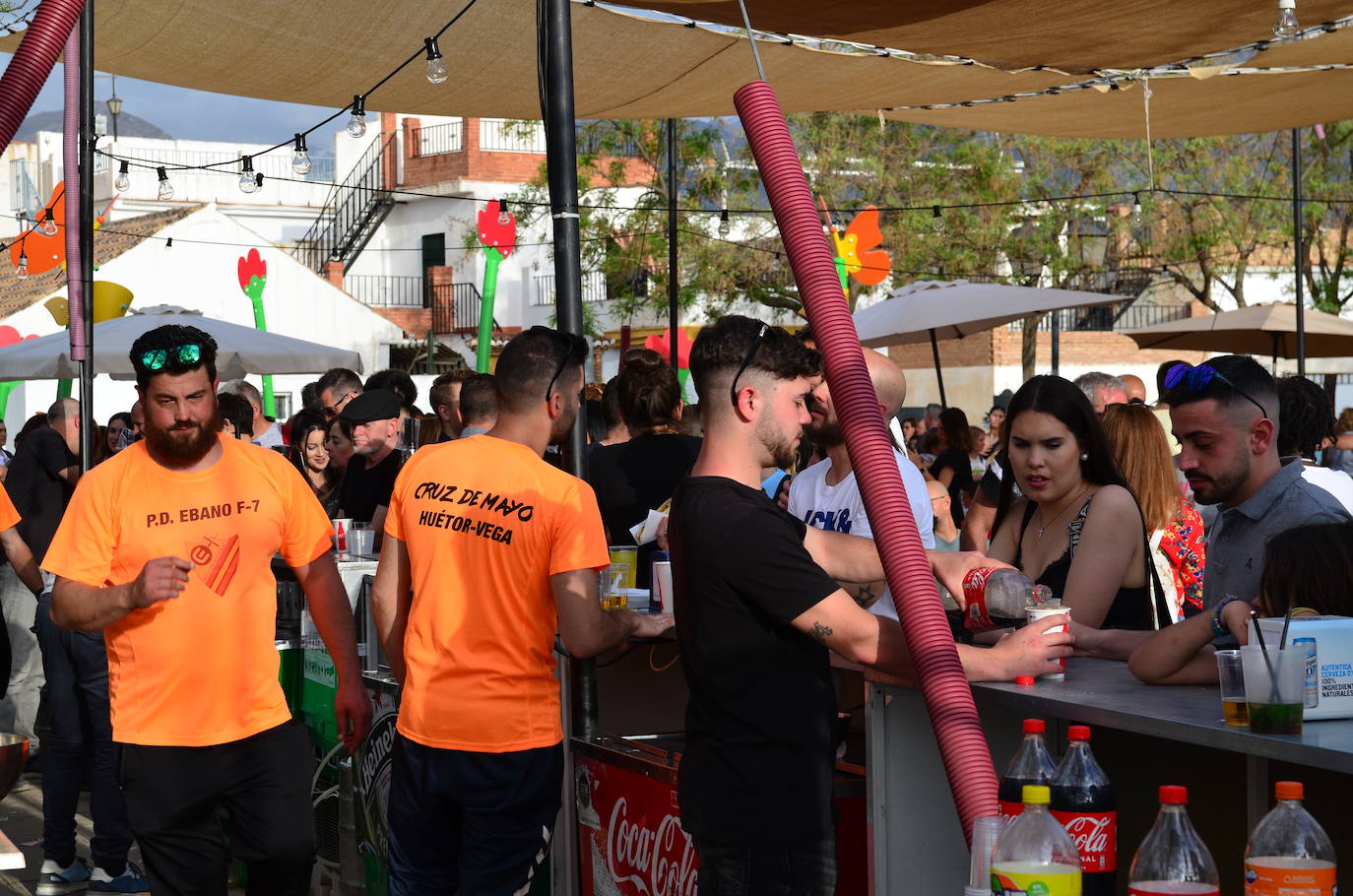 Ambiente en la plaza Abdal Malik de Huétor Vega.