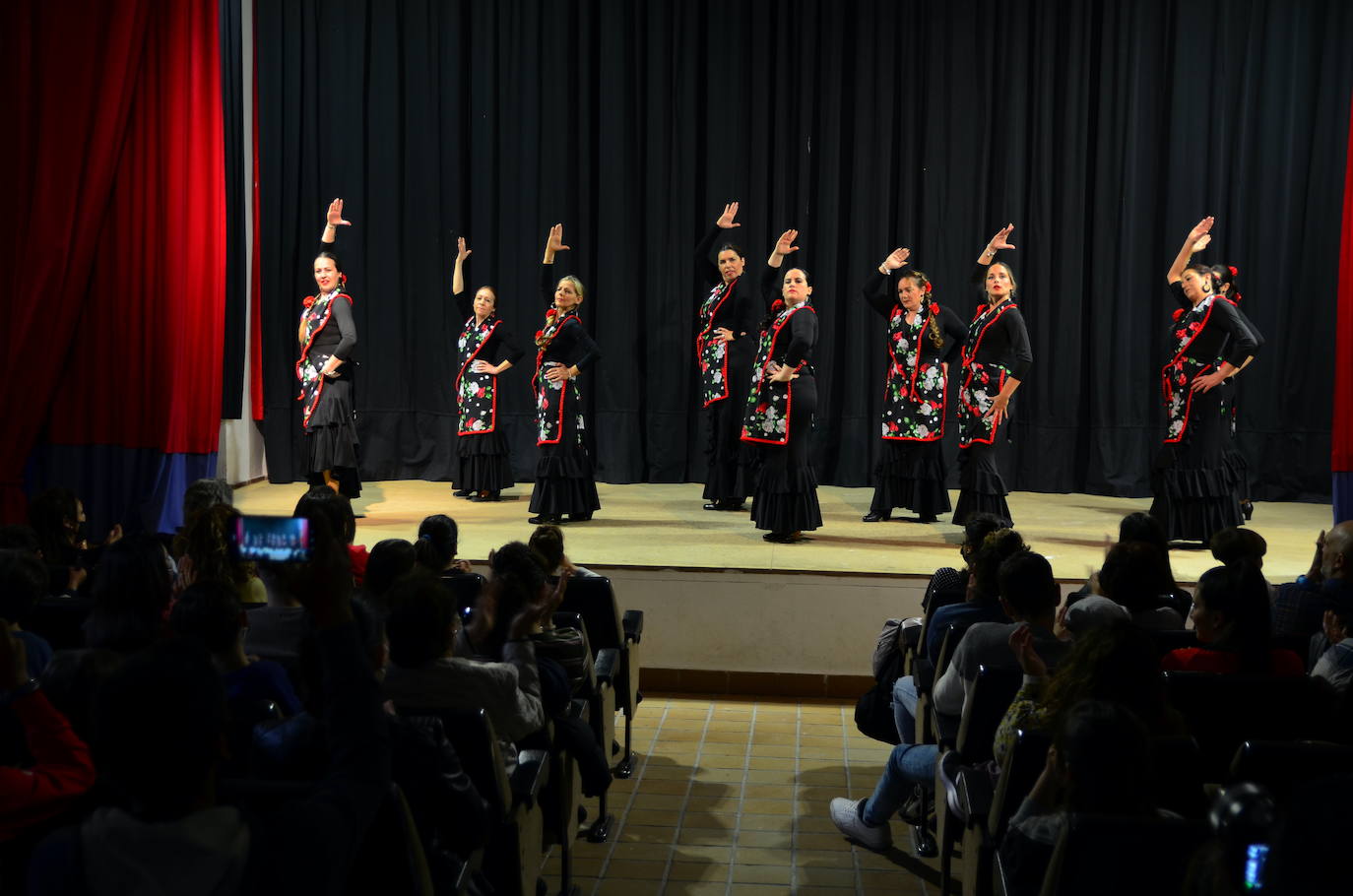 Grupos de baile flamenco de la Escuela de Música y Danza de Huétor Vega.