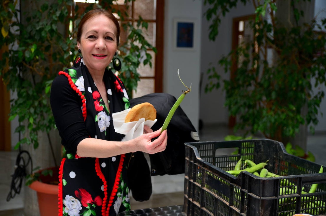Degustación de habas y saladillas.