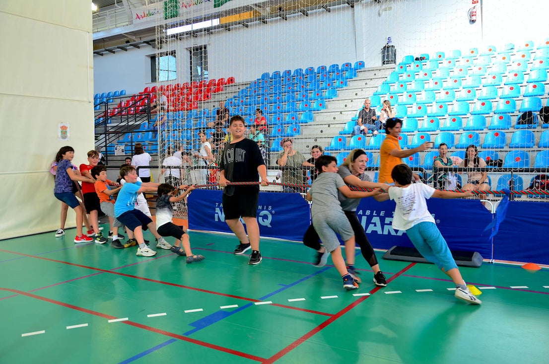 Actividades deportivas en el pabellón.