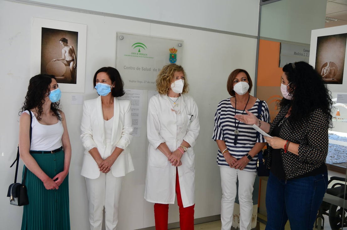 Exposición fotográfica ‘El espejo’, inaugurada en el centro de salud de Huétor Vega.