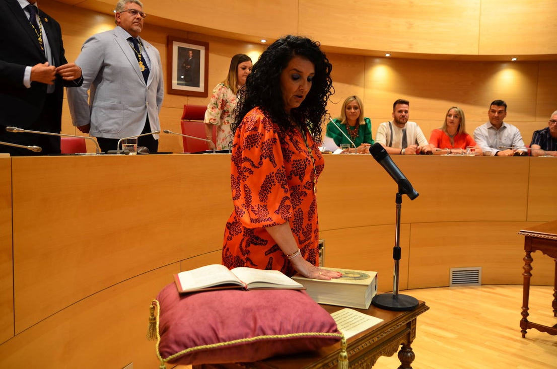 Elección y toma de posesión de Elena Duque como alcaldesa de Huétor Vega.