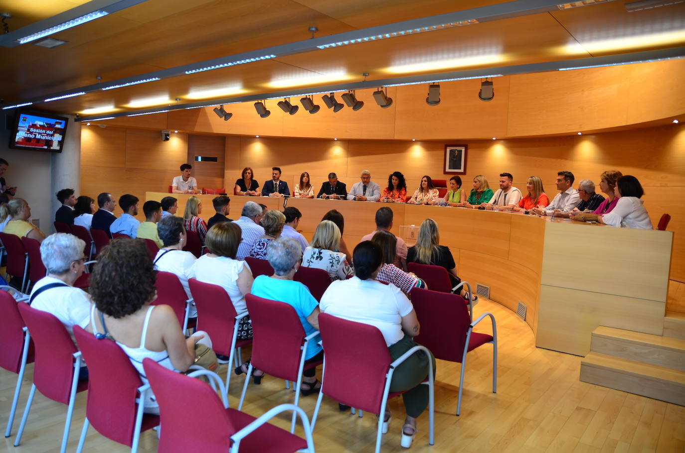 Elección y toma de posesión de Elena Duque como alcaldesa de Huétor Vega.