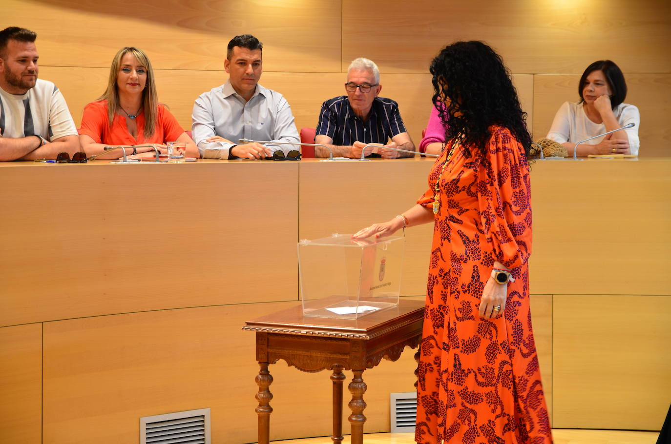 Elección y toma de posesión de Elena Duque como alcaldesa de Huétor Vega.