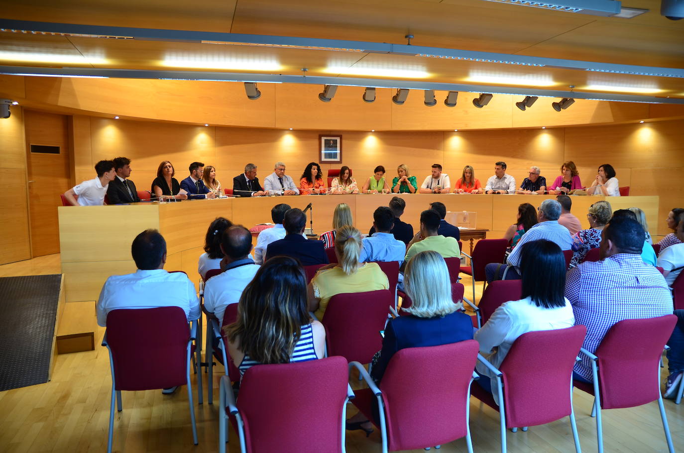 Elección y toma de posesión de Elena Duque como alcaldesa de Huétor Vega.