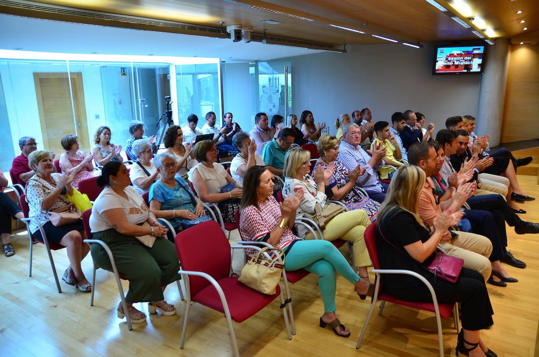 Elección y toma de posesión de Elena Duque como alcaldesa de Huétor Vega.