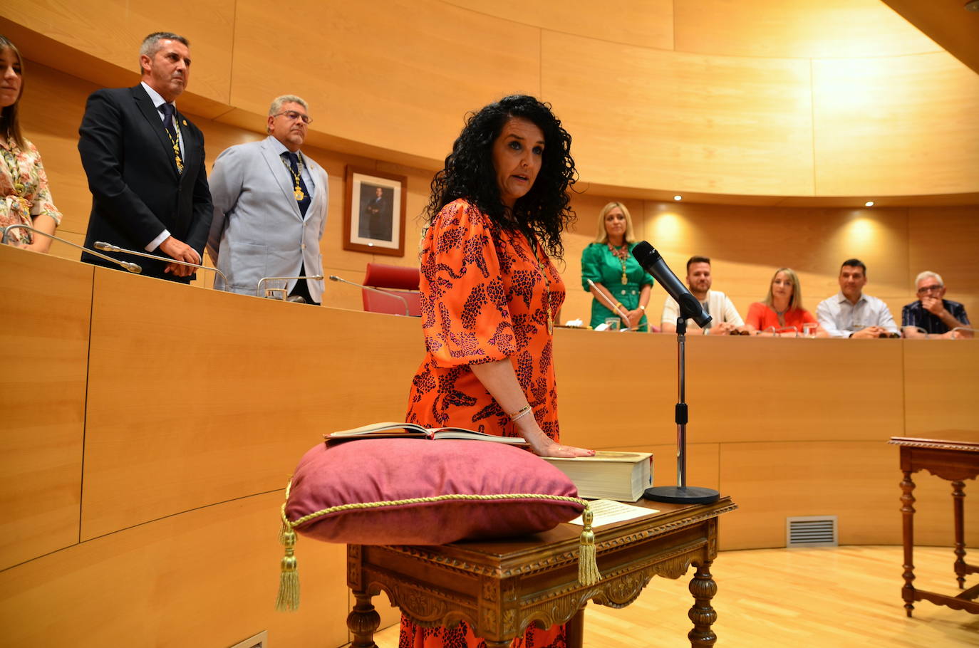 Elección y toma de posesión de Elena Duque como alcaldesa de Huétor Vega.