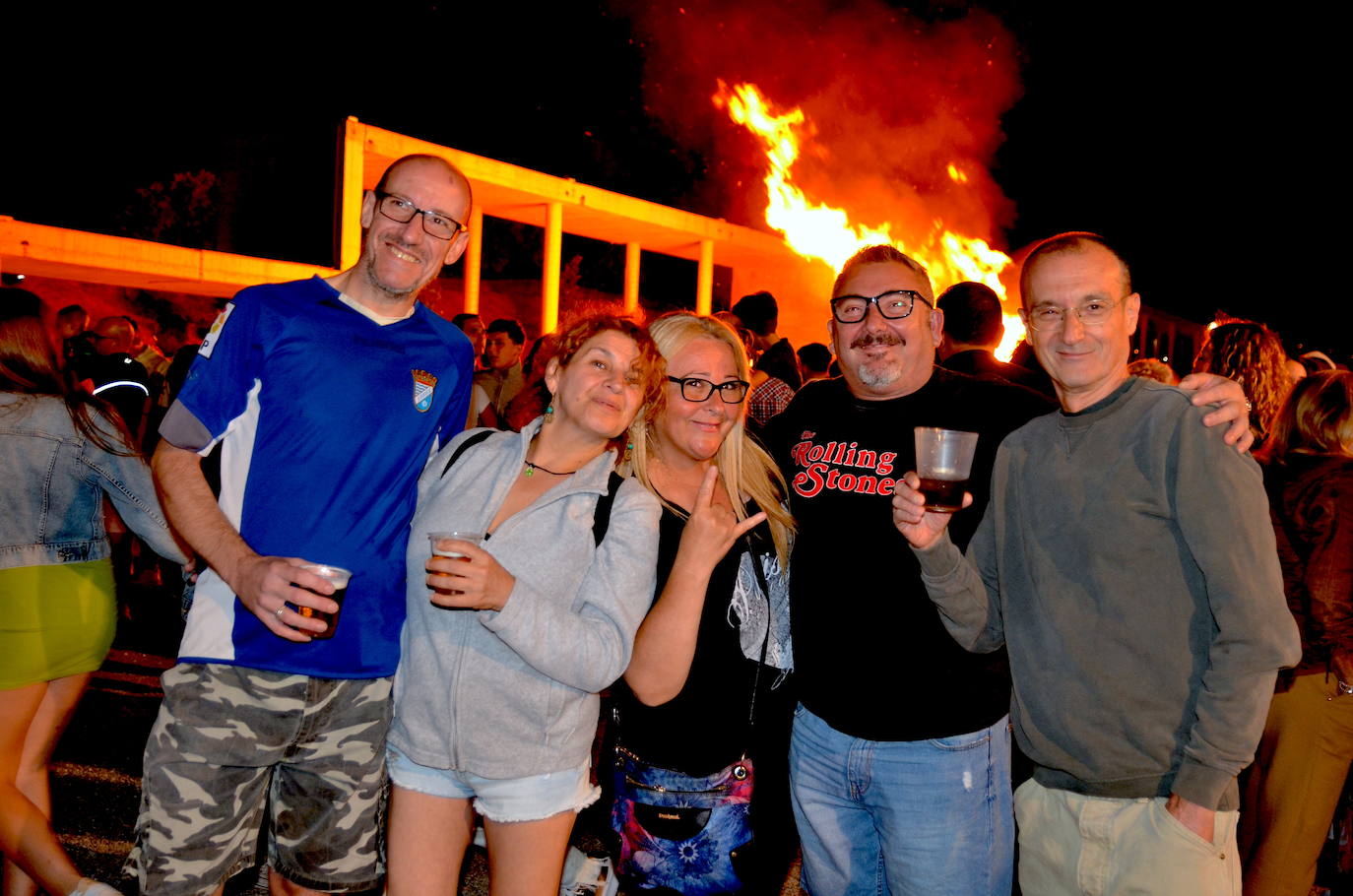 Huétor Vega programó una noche de San Juan con pop rock en directo.
