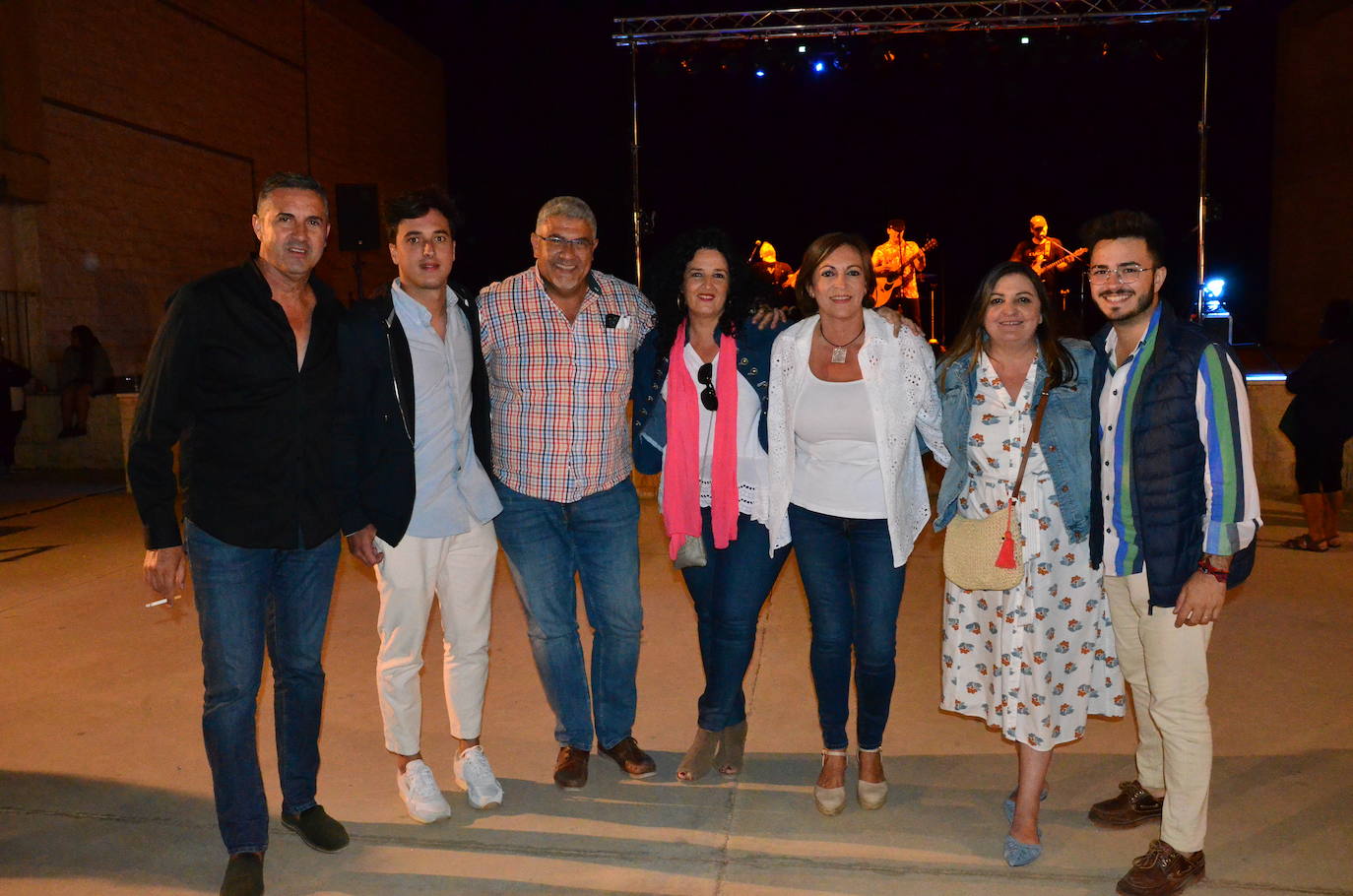 Huétor Vega programó una noche de San Juan con pop rock en directo.