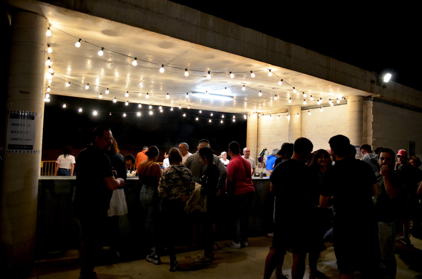 Huétor Vega programó una noche de San Juan con pop rock en directo.