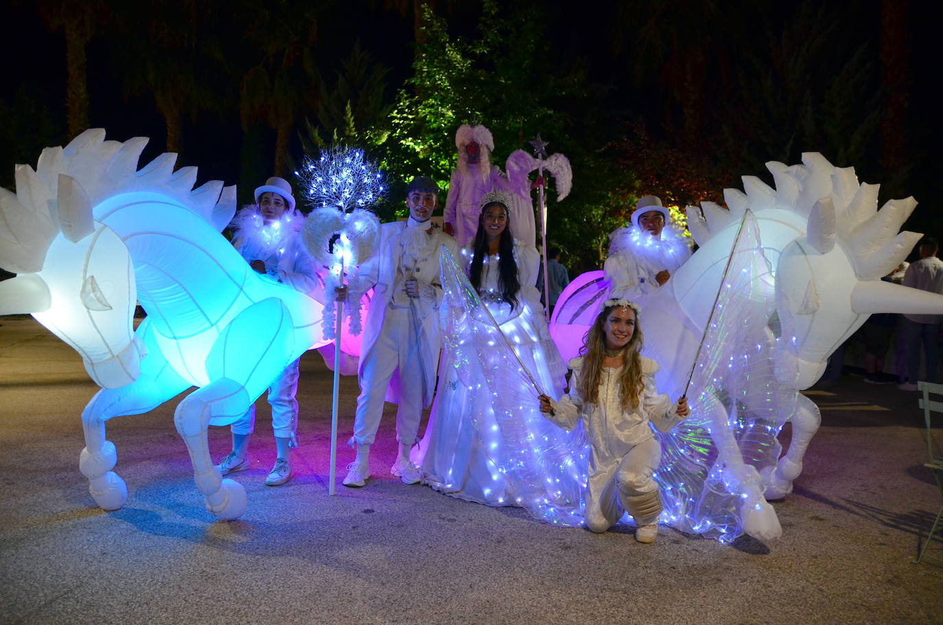Ambiente espectacular en la Fiesta de la Juventud, celebrada en Jardines de Siddharta.