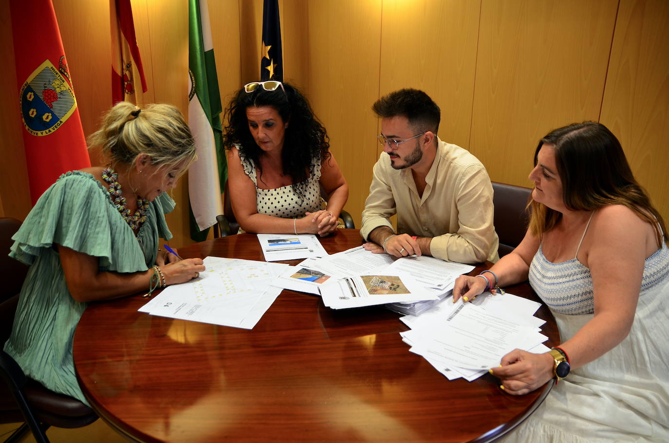 Reunión del equipo de gobierno del Ayuntamiento de Huétor Vega para analizar las próximas actuaciones.