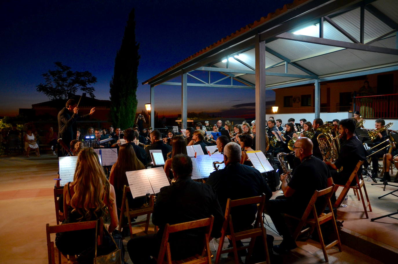 La Banda de Música de Huétor Vega, dirigida por Óscar Musso, se fundió con la de Churriana de la Vega.
