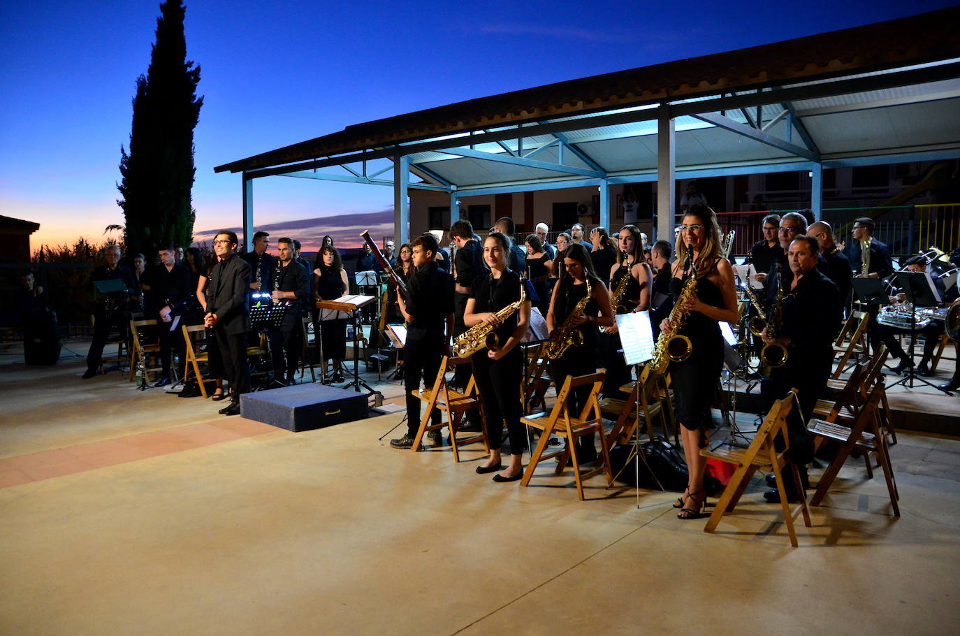 La Banda de Música de Huétor Vega, dirigida por Óscar Musso, se fundió con la de Churriana de la Vega.